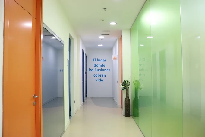 Pasillos amplios y accesibles del centro